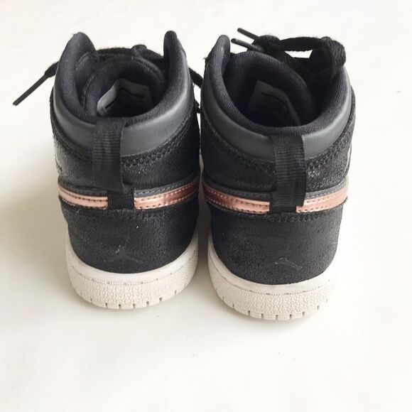 Nike Air Jordan 1 retro high black/bronze TD sneakers EUC size 10 - Picture 5 of 7